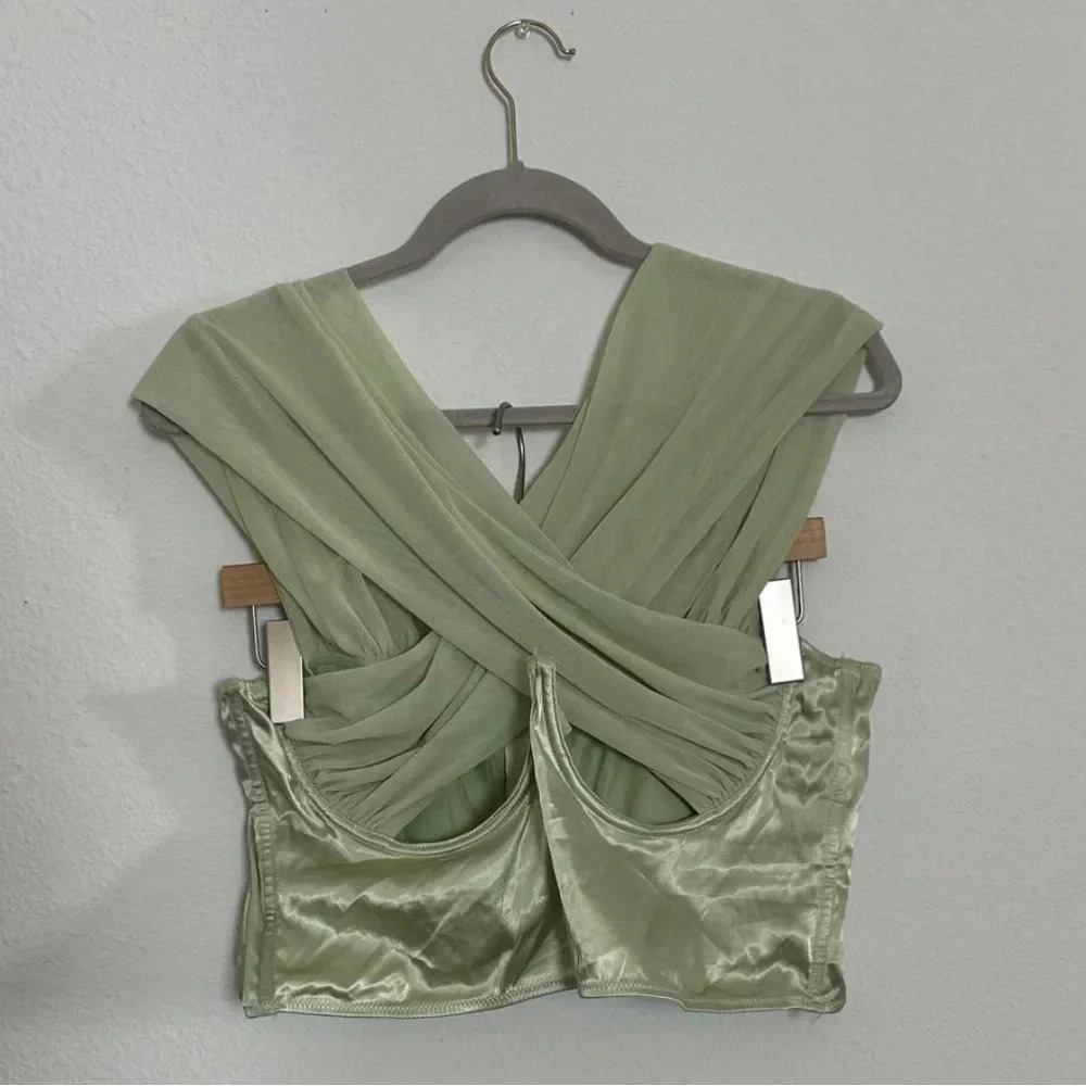 Pretty Little Thing Underboob Top NWT